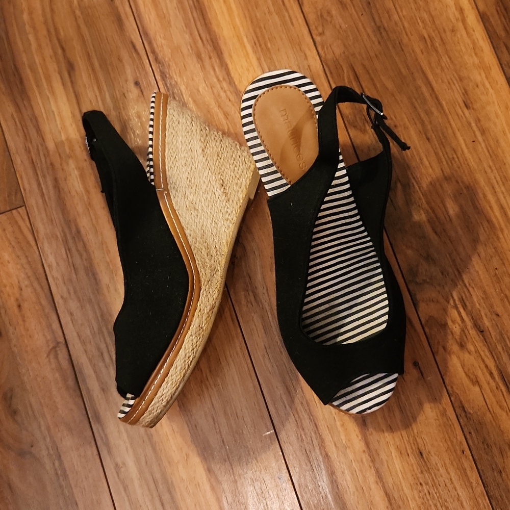 Maurices black sling back wedge with rope/twin heal